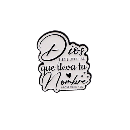 Dios tiene un plan que lleva tu nombre Spanish Religious and Inspirational Catholic & Christian Faith Quote for Encouragement Enamel Pin or Badge Gift
